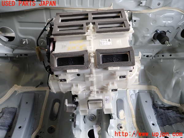 2UPJ-41886081]アウトランダーPHEV(GN0W)エバポレーター1 中古_m0001.jpg