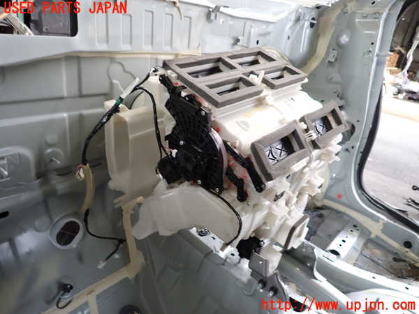 2UPJ-41886081]アウトランダーPHEV(GN0W)エバポレーター1 中古_m0002.jpg