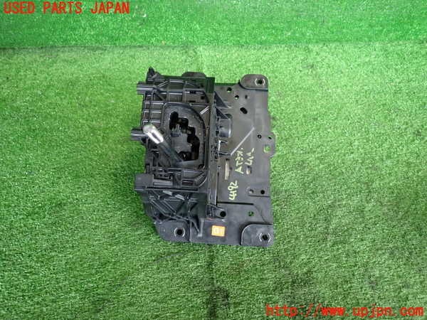2UPJ-41927555]レクサス・GS350(GRL10)ATシフトレバー 中古_m0001.jpg