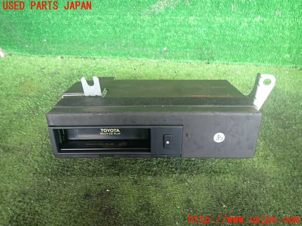 2UPJ-41936505]セルシオ(UCF21)CDチェンジャー 中古_m0001.jpg