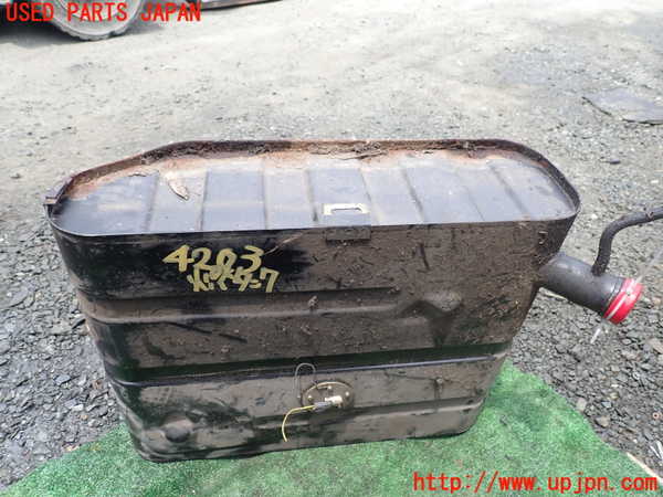 1UPJ-42032500]三菱ジープ(J53)燃料タンク 中古_m0001.jpg
