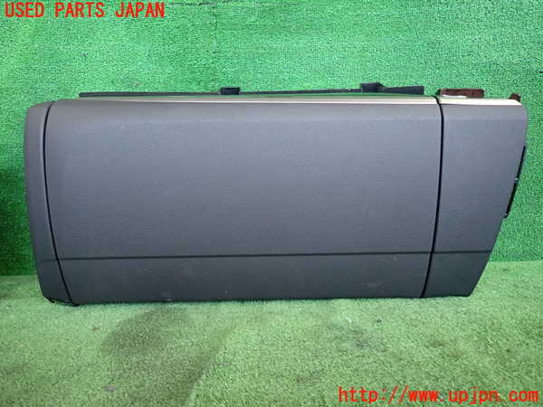 2UPJ-42087516]レジェンド ハイブリッド(KC2)グローブボックス1 中古_m0001.jpg
