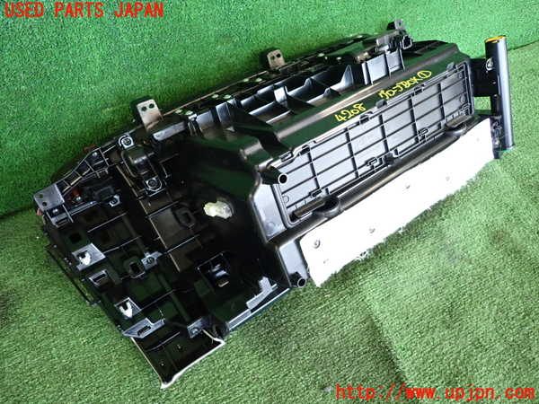 2UPJ-42087516]レジェンド ハイブリッド(KC2)グローブボックス1 中古_m0003.jpg