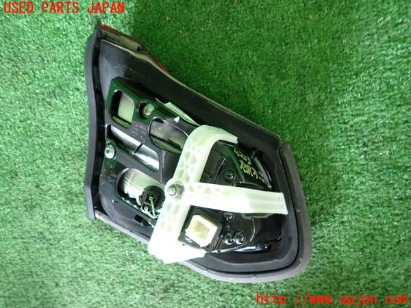 2UPJ-42131550]ベンツ C200 4MATIC ステーションワゴン S205(205278C)右リアフィニッシャー 中古_m0002.jpg