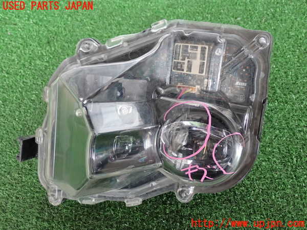 2UPJ-42161182]レクサス・UX200(MZAA10)左フォグ (ジャンク品) 中古_m0001.jpg