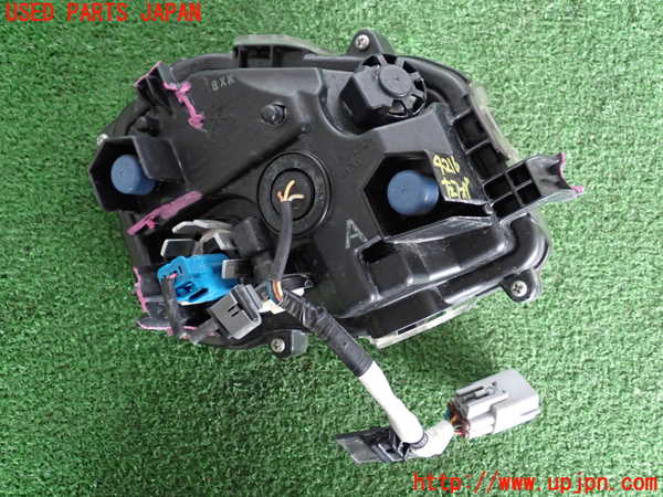 2UPJ-42161182]レクサス・UX200(MZAA10)左フォグ (ジャンク品) 中古_m0002.jpg