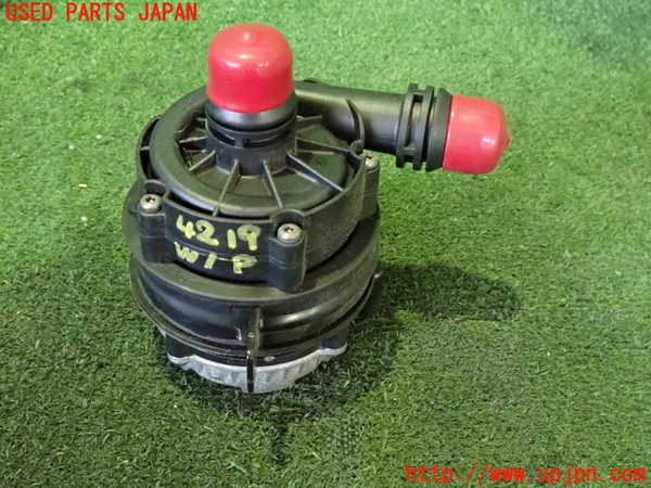 2UPJ-42192110]ベンツ EQA250(243701C)H243系 ウォーターポンプ 中古_m0001.jpg