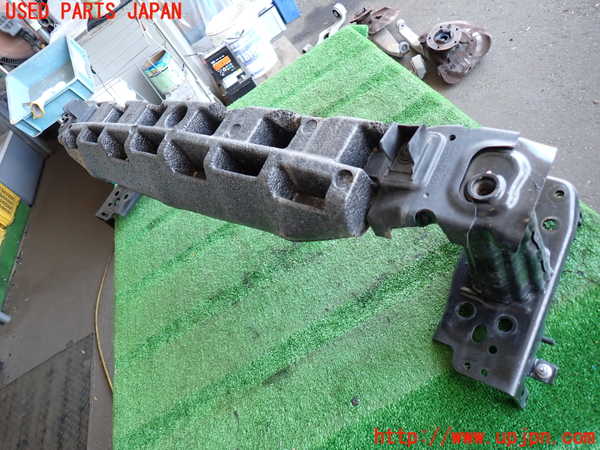 2UPJ-42221014]ポルシェ・カイエン S ハイブリッド(92ACGE)フロントバンパーホースメント 中古_m0002.jpg