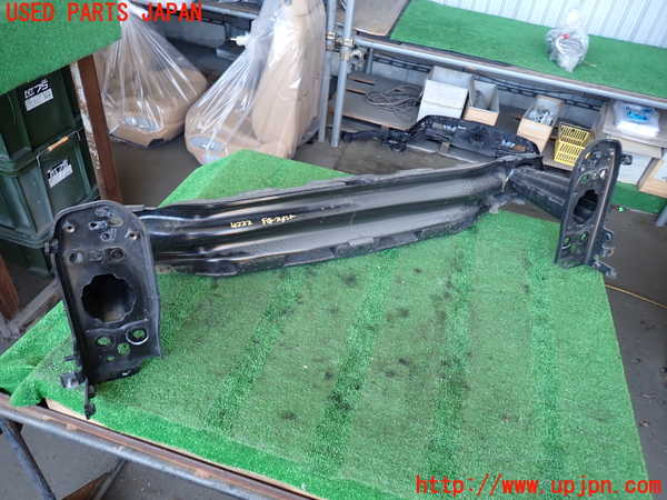 2UPJ-42221014]ポルシェ・カイエン S ハイブリッド(92ACGE)フロントバンパーホースメント 中古_m0004.jpg