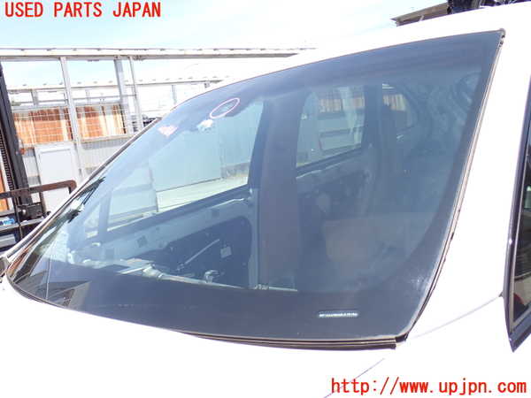 2UPJ-42221195]ポルシェ・カイエン S ハイブリッド(92ACGE)フロントガラス 中古 (SAINT-GOBAIN SEKURIT M451 43 00348)_m0003.jpg
