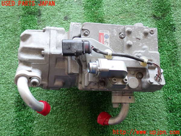 2UPJ-42226025]ポルシェ・カイエン S ハイブリッド(92ACGE)エアコンコンプレッサー 中古_m0002.jpg