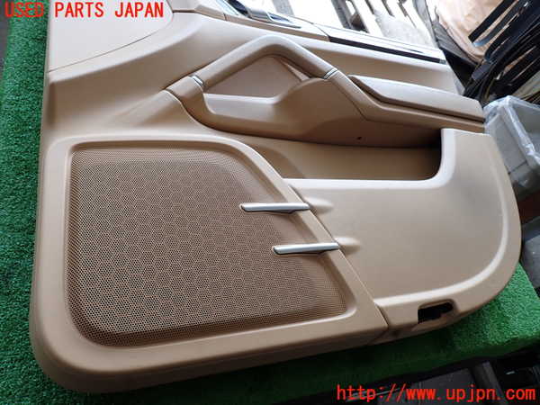 2UPJ-42221234]ポルシェ・カイエン S ハイブリッド(92ACGE)右前ドア内張り 中古_m0002.jpg