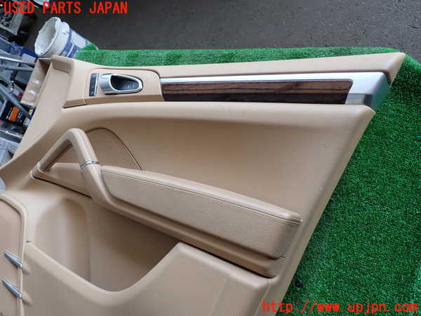 2UPJ-42221234]ポルシェ・カイエン S ハイブリッド(92ACGE)右前ドア内張り 中古_m0003.jpg