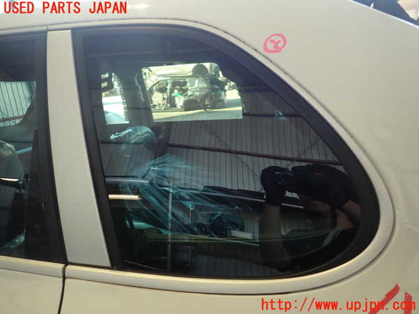 2UPJ-42231382]ポルシェ・カイエン ターボ S(9PA50SA)左クォーターガラス (43R-00069) 中古_m0001.jpg