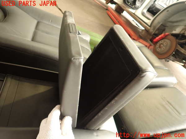 2UPJ-42237385]ポルシェ・カイエン ターボ S(9PA50SA)リアシート 中古_m0003.jpg