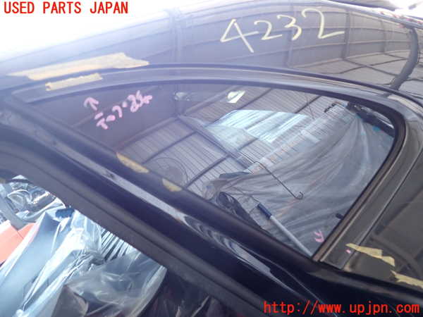 2UPJ-42321382]ポルシェ・マカン ターボ(J1H3)左クォーターガラス 中古 (AGC AUTOMOTIVE M98 43R-002092)_m0002.jpg