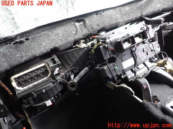 2UPJ-42326081]ポルシェ・マカン ターボ(J1H3)エバポレーター1 中古_m0001.jpg
