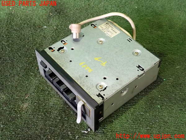 2UPJ-42336475]セドリック(Y30)テープデッキ 中古_m0002.jpg