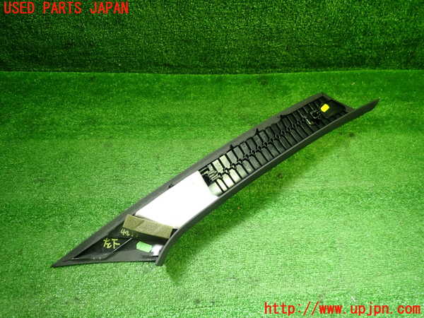 1UPJ-42357660]ベンツ A180(176042)(W176系)左フロントピラートリム 中古_m0003.jpg