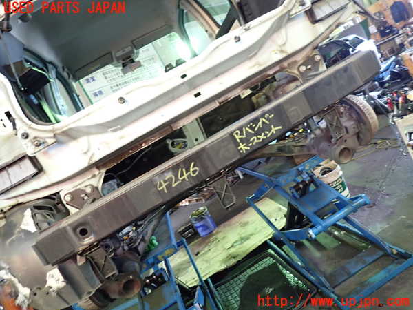 1UPJ-42461614]ルノー・トゥインゴ(AHH4B)リアバンパーホースメント 中古_m0001.jpg