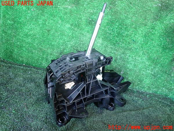 1UPJ-42557555]ハリアー ハイブリッド(AXUH80)ATシフトレバー 中古_m0001.jpg