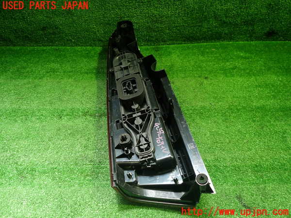 1UPJ-42581530]シトロエン・BERLINGO(ベルランゴ)(K9CYH01L)右テールランプ 中古_m0004.jpg