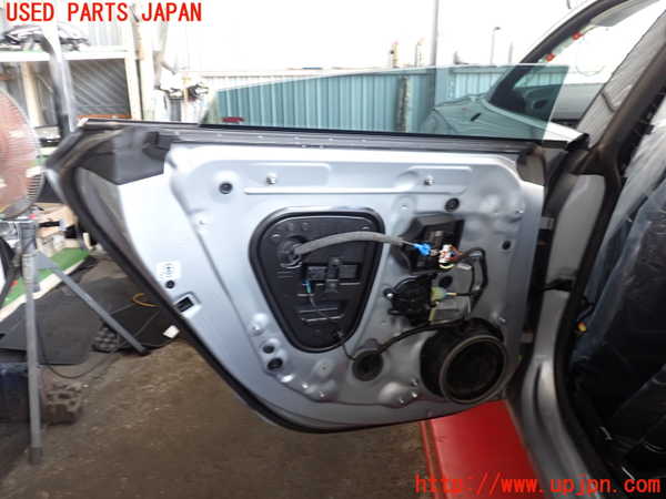 2UPJ-42611320]アウディ・A5 スポーツバック(F5CVKL)左後ドア 中古 (FUYAO M5385 43R-000375)_m0002.jpg