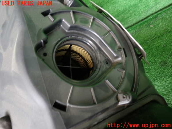 2UPJ-42612560]アウディ・A5 スポーツバック(F5CVKL)エアクリーナーボックス 中古_m0002.jpg