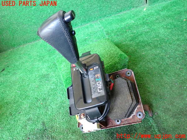 1UPJ-42697555]ランクル100系(UZJ100W)ATシフトレバー 中古_m0001.jpg