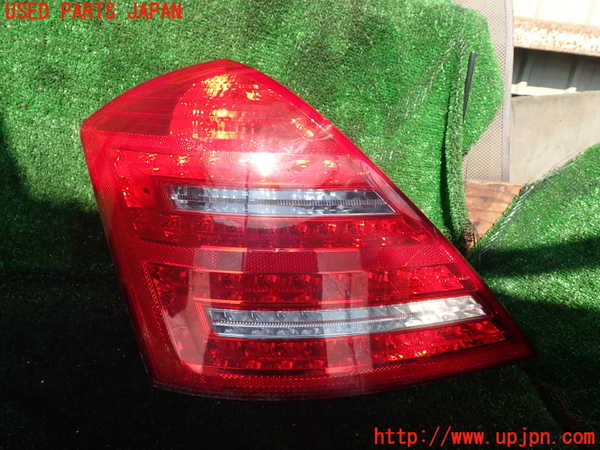 1UPJ-42711536]ベンツ S350(221057)W221 左テールランプ 中古_m0001.jpg