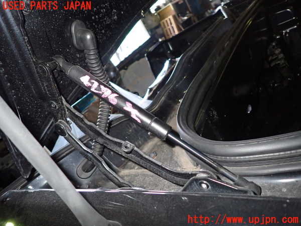 1UPJ-42761506]アルファロメオ・スパイダー(93922S)トランクダンパー 中古_m0002.jpg