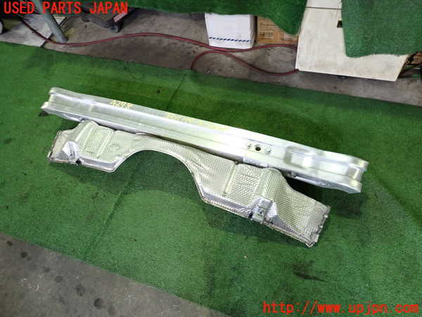 2UPJ-42781614]ポルシェ・ボクスター(98725)リアバンパーホースメント 中古_m0001.jpg