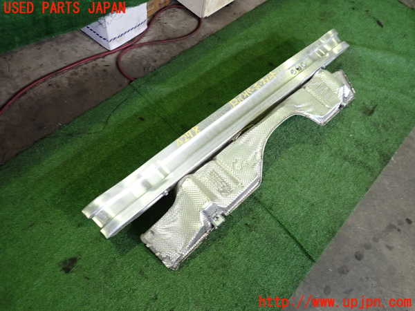 2UPJ-42781614]ポルシェ・ボクスター(98725)リアバンパーホースメント 中古_m0002.jpg