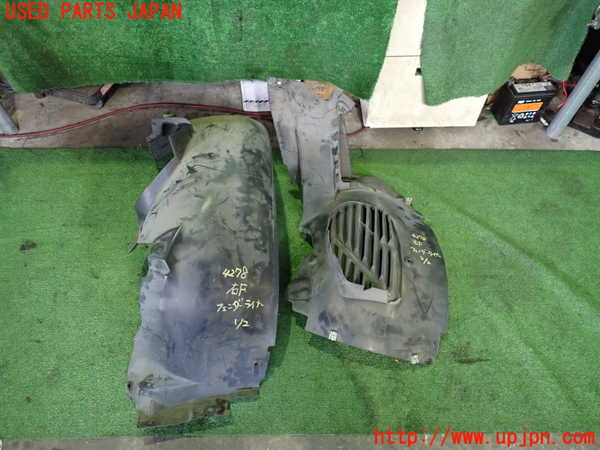 2UPJ-42781090]ポルシェ・ボクスター(98725)右前フェンダーライナー 中古_m0001.jpg