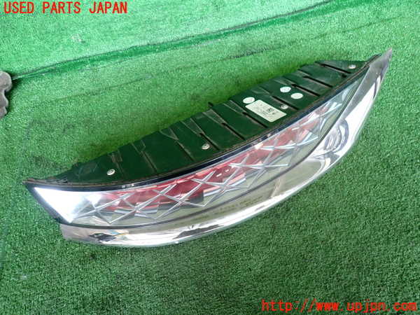 2UPJ-42881536]DSオートモビルズ ・DS 7(DS7 クロスバック)(X74AH01)左テールランプ 中古_m0001.jpg
