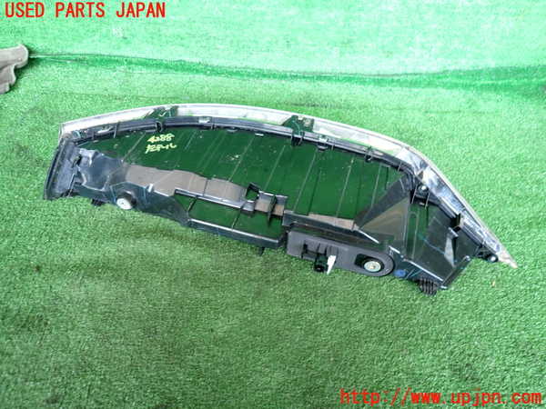 2UPJ-42881536]DSオートモビルズ ・DS 7(DS7 クロスバック)(X74AH01)左テールランプ 中古_m0002.jpg