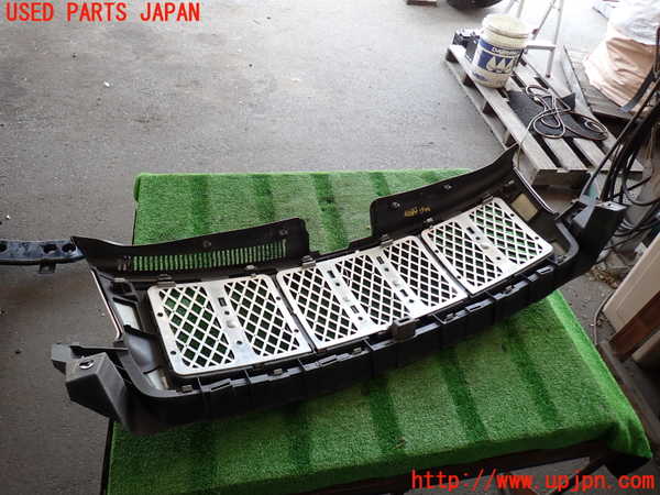 2UPJ-42891050]ジープ・グランドチェロキー(WK57A)ラジエターグリル 中古_m0004.jpg