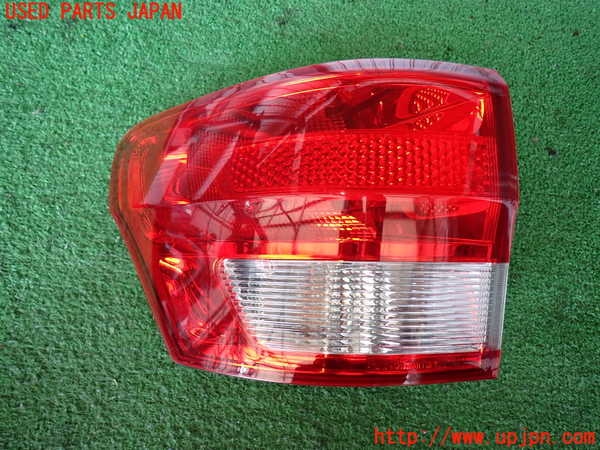 2UPJ-42891536]ジープ・グランドチェロキー(WK57A)左テールランプ 中古_m0001.jpg