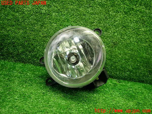 1UPJ-42931180]レクサス・CT200h(ZWA10)右フォグ 中古_m0001.jpg