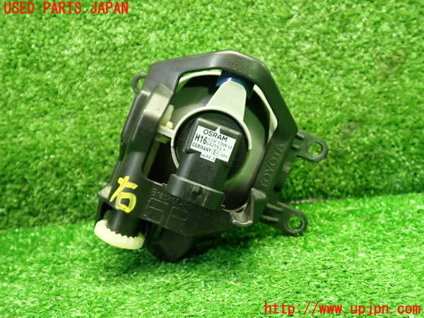 1UPJ-42931180]レクサス・CT200h(ZWA10)右フォグ 中古_m0002.jpg