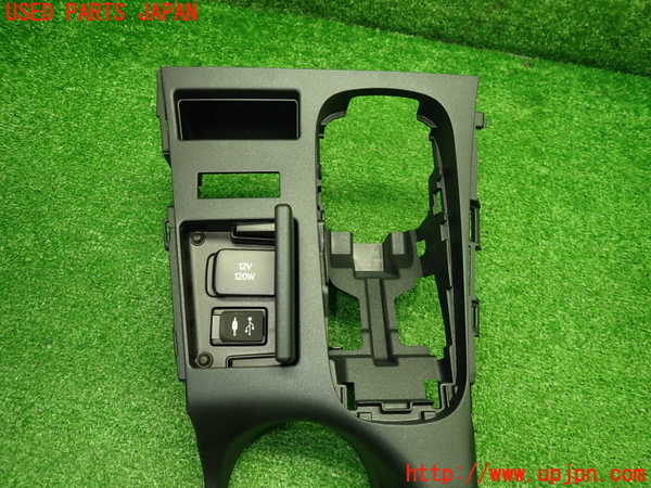 1UPJ-42937691]レクサス・CT200h(ZWA10)内装トリム類1 中古_m0003.jpg