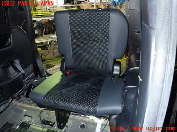 1UPJ-43157265]ヴォクシー(ノア)(ZRR80W)左3列目シート 中古_m0001.jpg