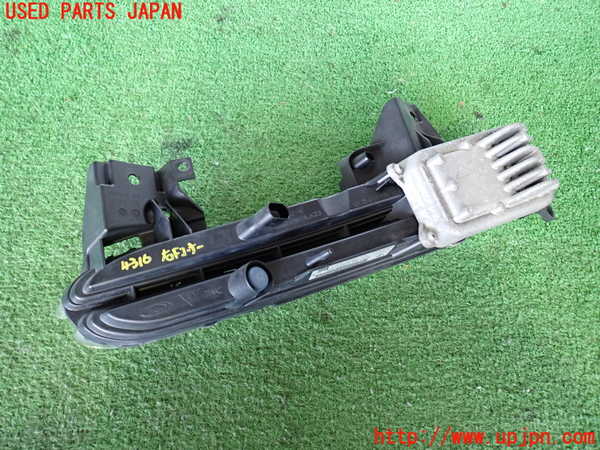 2UPJ-43161150]ポルシェ・パナメーラ GTS(970CXPA)右コーナーランプ 中古_m0002.jpg