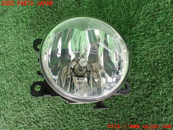 2UPJ-43181180]ルノー・トゥインゴ(AHH4B)右フォグ 中古_m0001.jpg