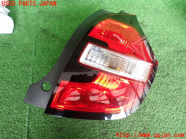 2UPJ-43181530]ルノー・トゥインゴ(AHH4B)右テールランプ 中古_m0001.jpg