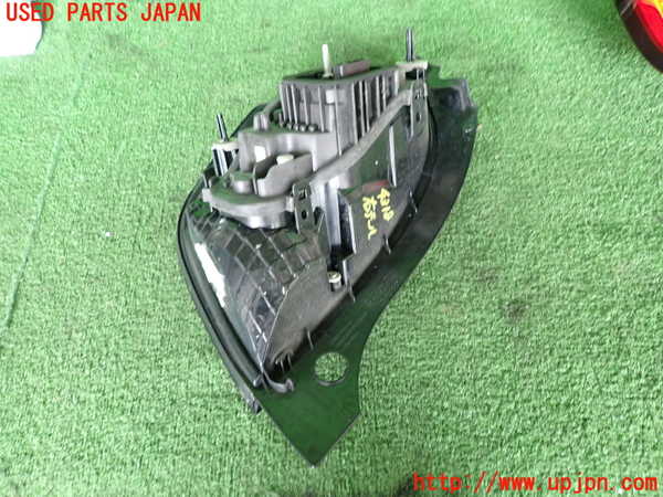 2UPJ-43181530]ルノー・トゥインゴ(AHH4B)右テールランプ 中古_m0002.jpg