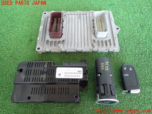 2UPJ-43196110]クライスラー・300(LX36)エンジンコンピューター 中古_m0001.jpg
