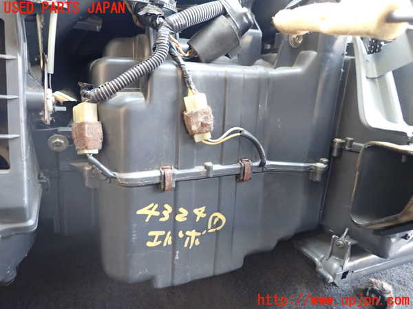 1UPJ-43246081]ランクルプラド(KZJ78W)エバポレーター1 中古_m0001.jpg