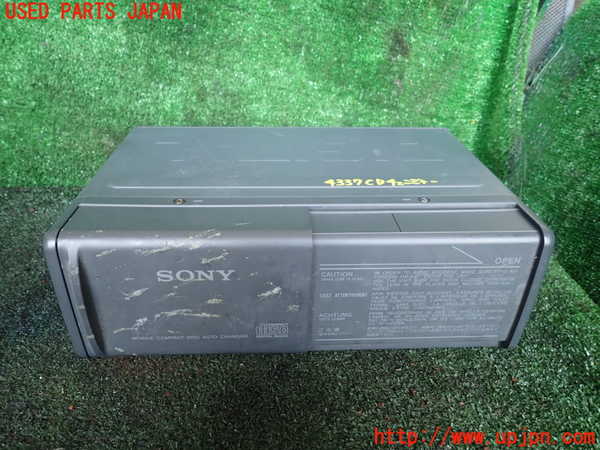 1UPJ-43376505]キャラバン コーチ(ARE24)CDチェンジャー 中古_m0001.jpg
