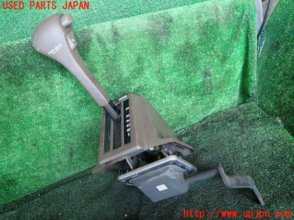 1UPJ-43377555]キャラバン コーチ(ARE24)ATシフトレバー 中古_m0001.jpg